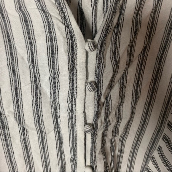 Women's Preppy Casual White & Gray Striped Button Down Tie 3/4 Sleeve Top - Picture 3 of 9